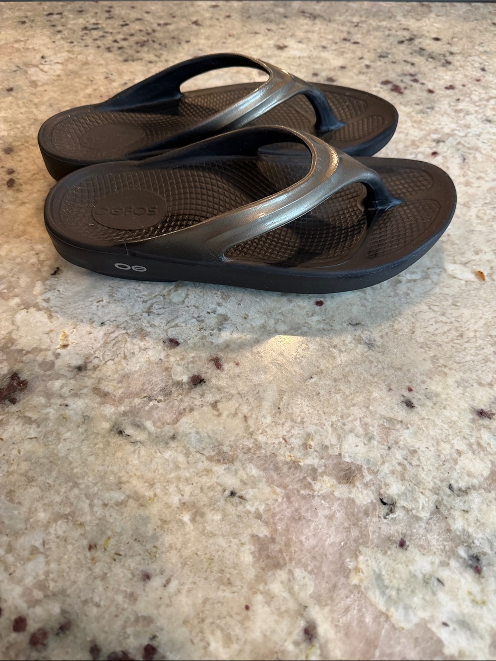 Oofos Oolala Luxe Sandals size 7
